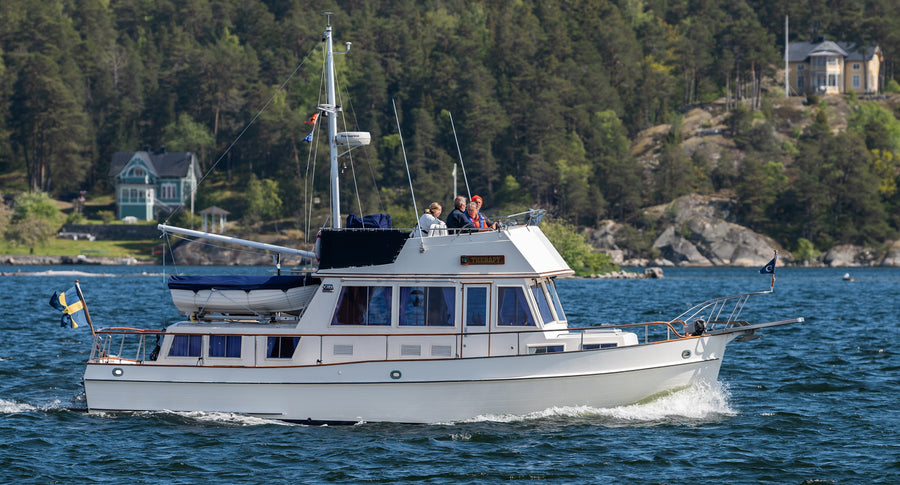 Grand Banks trawler under way. Photo: Bengt Nyman, Wikimedia Commons, CC BY 2.0